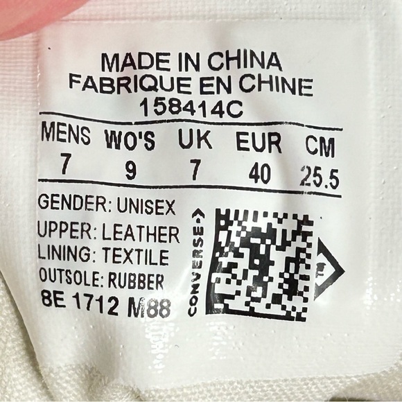 Converse Chuck Taylor All Star Creamy White Leather Lace-Up Classic Sneakers - Picture 11 of 11